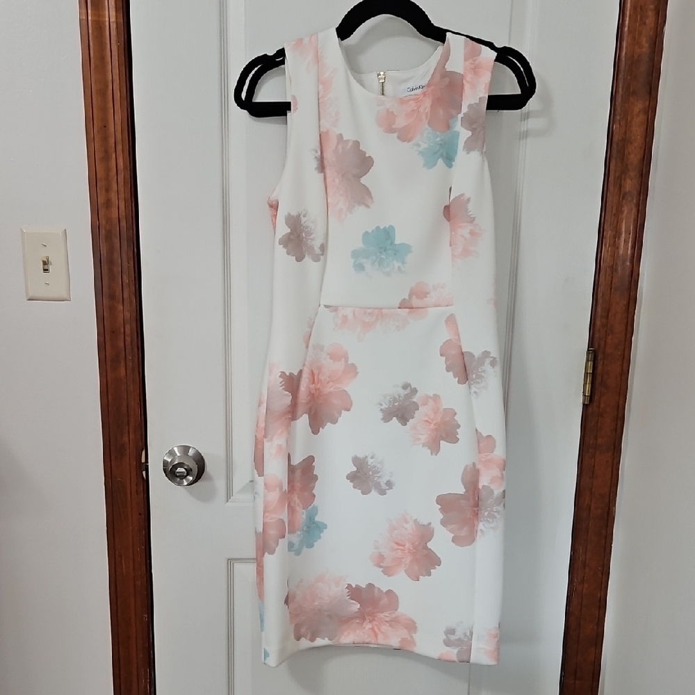 Floral Sleeveless Dress - White and Pink